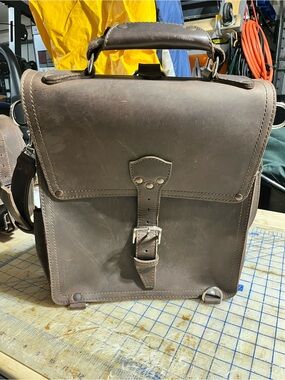 Saddleback Leather Messenger Bag (dark coffee brown)